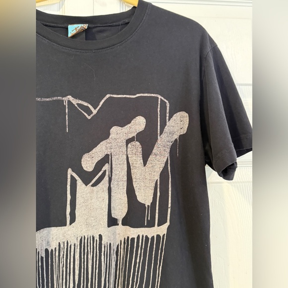VTG MTV Store Black Tshirt - Picture 2 of 6
